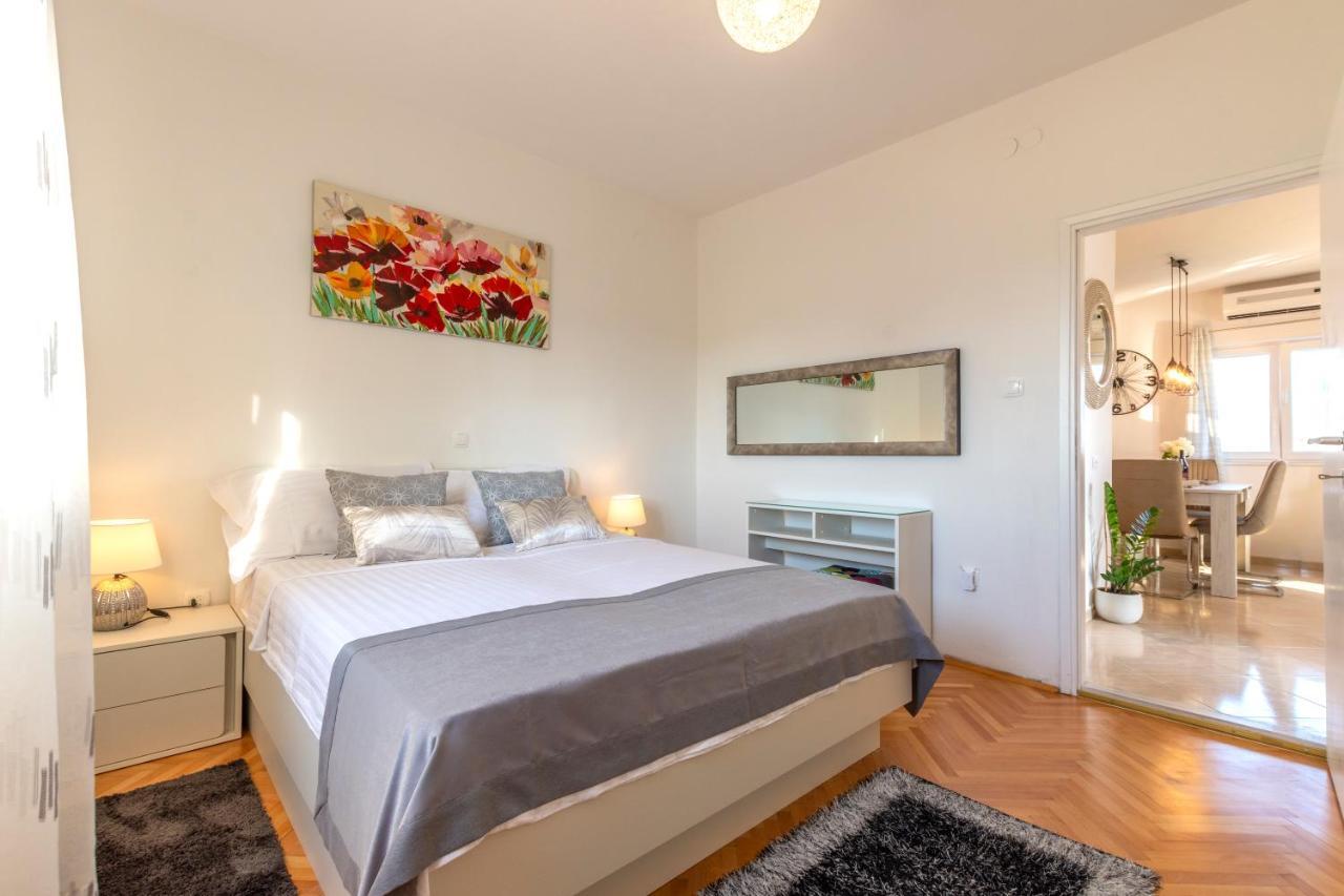 Villa Spark With Heated Pool In Rogoznica Zečevo Exteriör bild